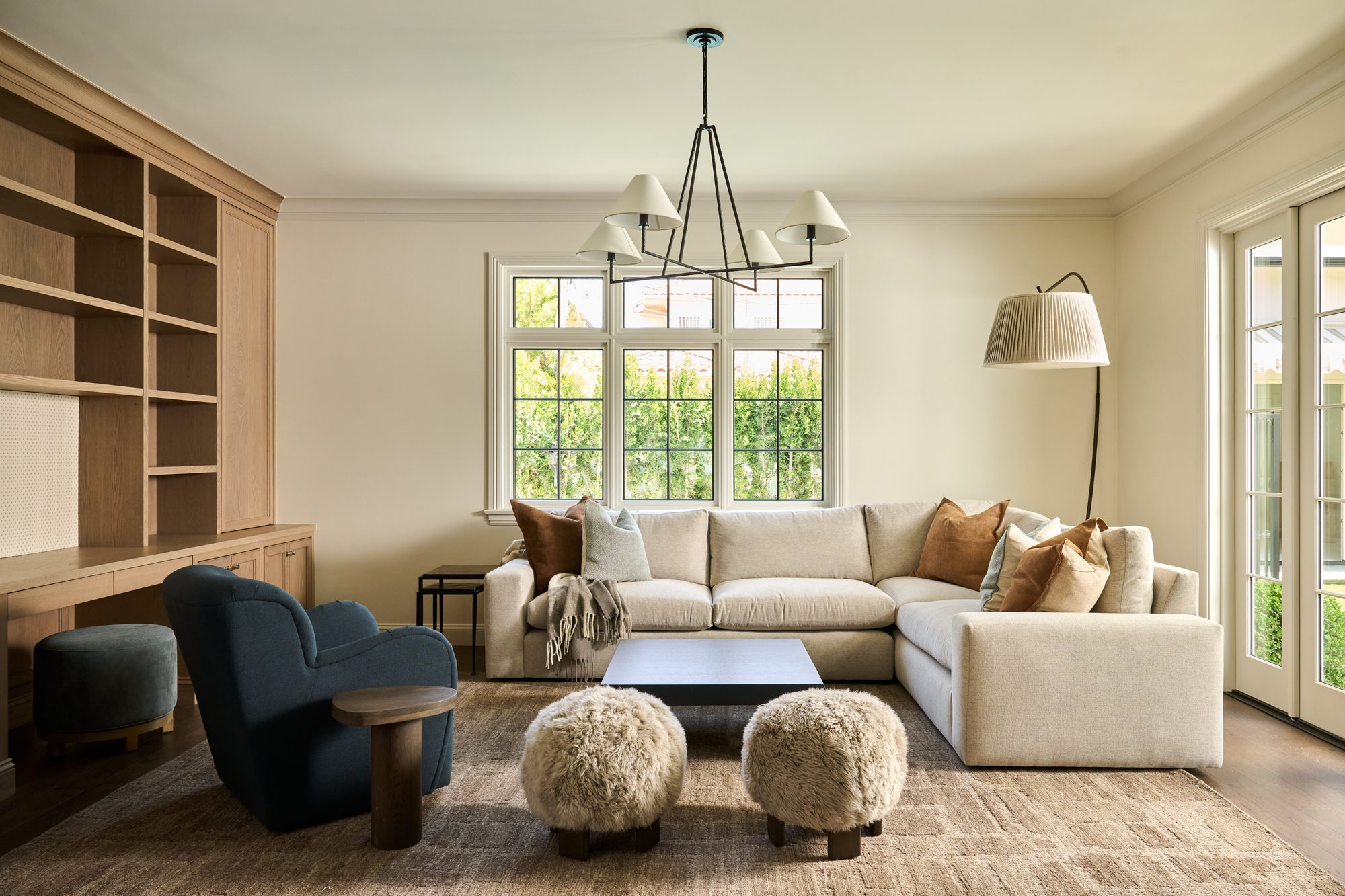 Blue Laurel family room with built-in shelving