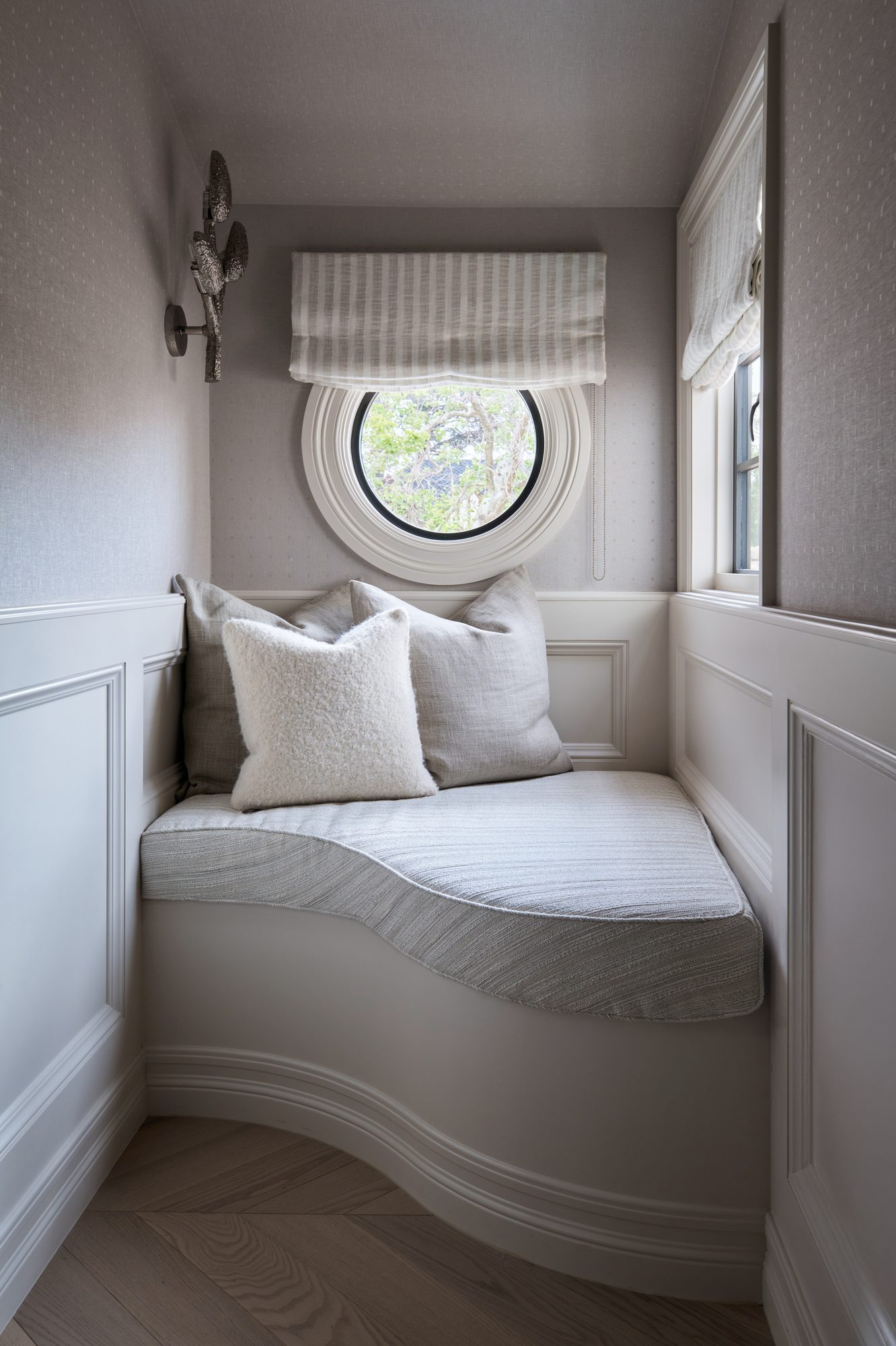 Casa Marfil round window reading nook